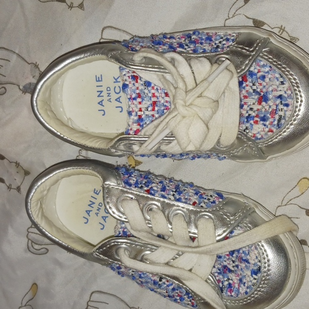 Janie and Jack tennis shoe size 7